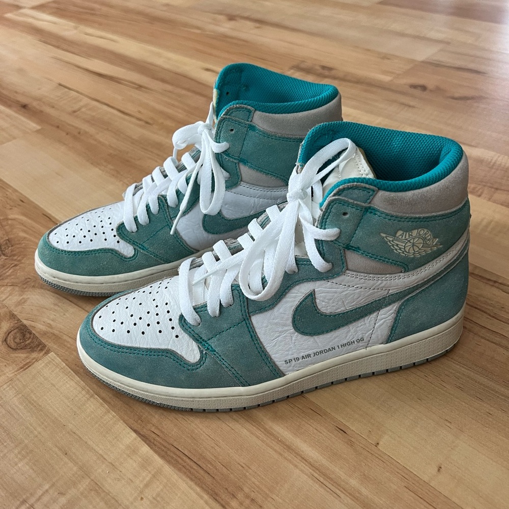 Air Jordan 1 Retro High OG 'Turbo Green'